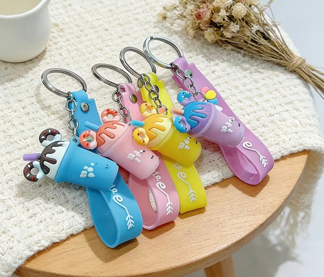 Milkshake key chain (4 Pieces)