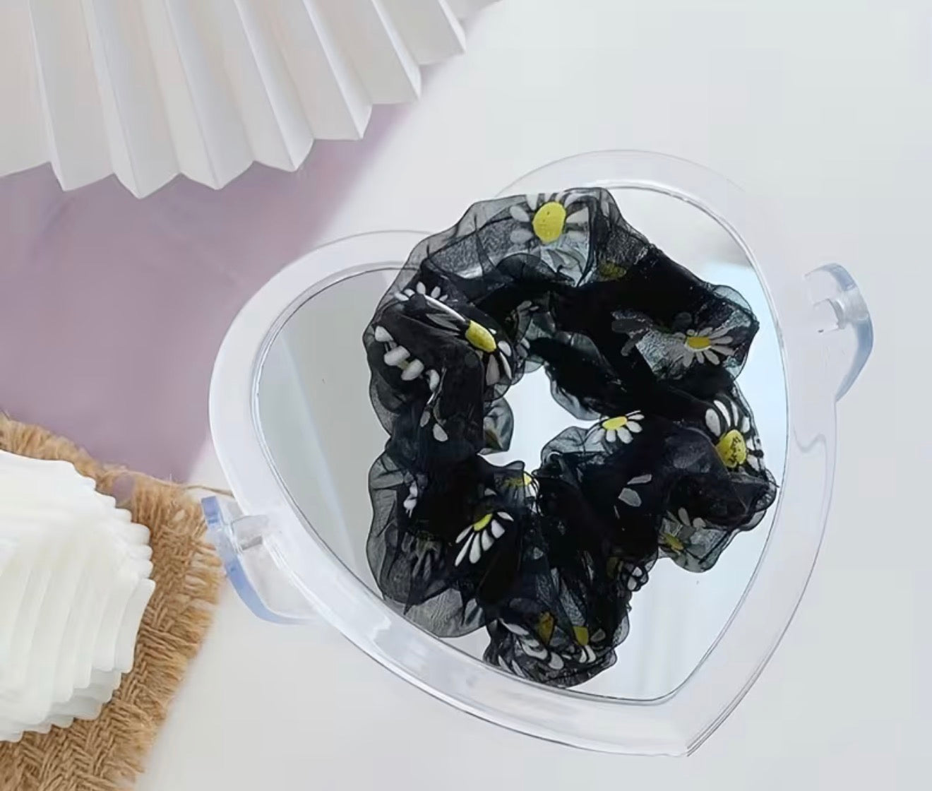 Daisy Mesh Scrunchie (6 Pieces)